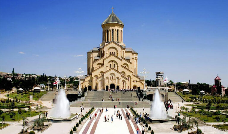 كاتدرائية الثالوث المقدس Holy Trinity Cathedral